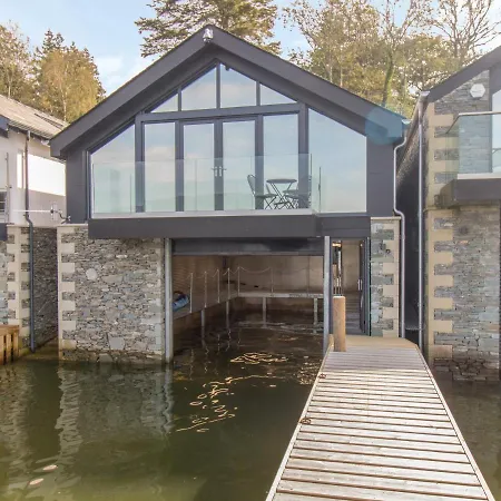 Boathouse On The Tatil Evi Windermere