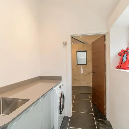 Boathouse On The Tatil Evi Windermere
